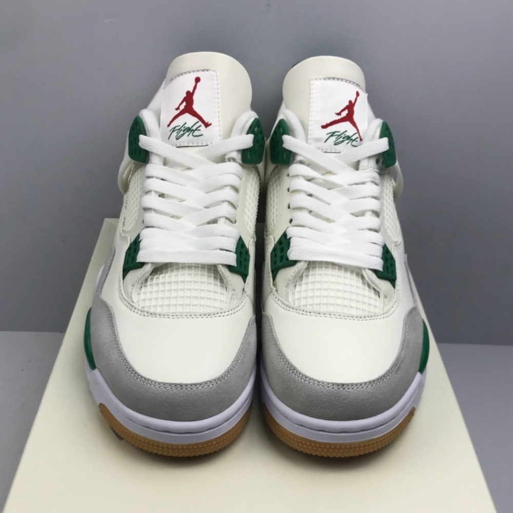 Jordan retro 4 flight sb pine green 10.5